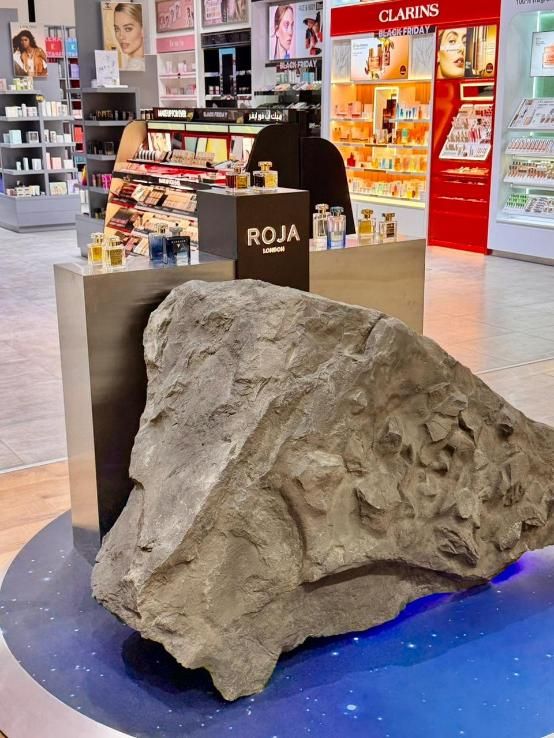 Roja Parfums in-store activation at Gallery Monalisa, Erbil